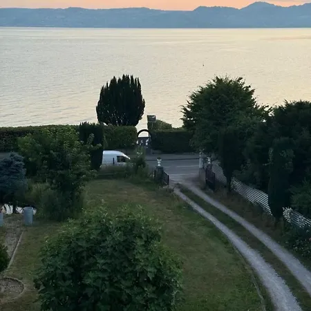 Meuble Avec Vue Sur Le Leman