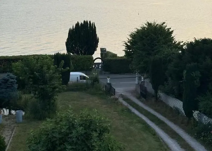Meuble Avec Vue Sur Le Leman
